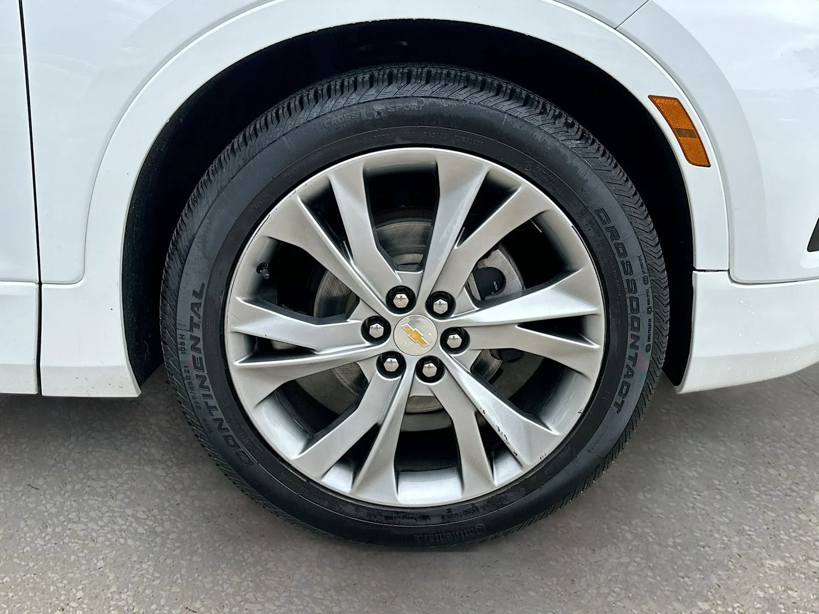 Used 2019 White Chevrolet Premier image 33