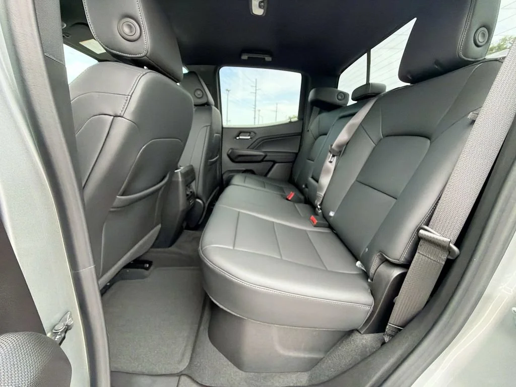 New 2026 Sterling Metallic GMC Elevation image 27