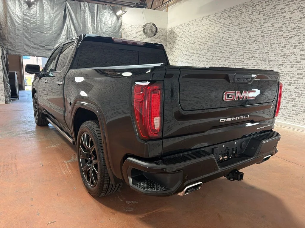 Used 2020 Onyx Black GMC Denali image 5