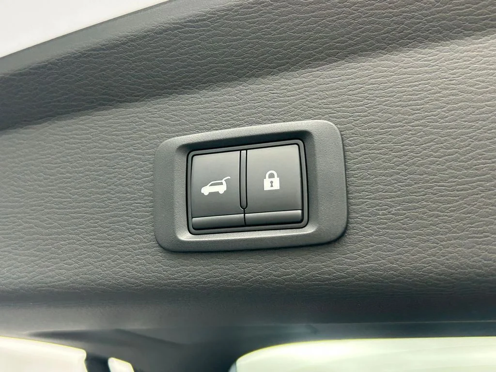 New 2026 White Mitsubishi Trail Edition image 44