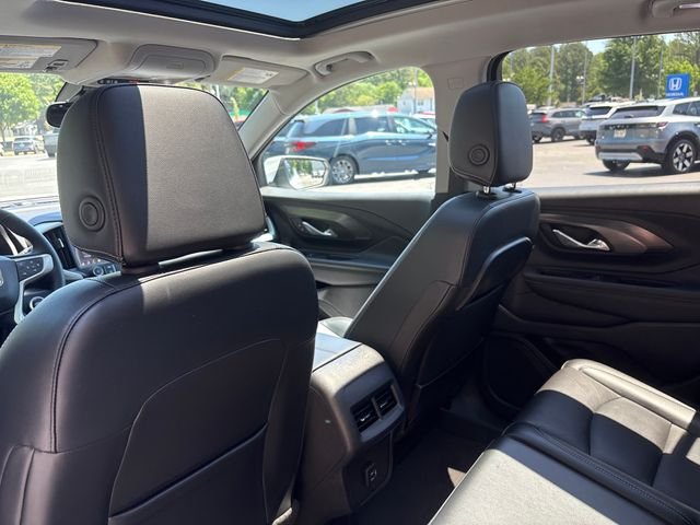 Used 2023 White GMC SLT image 28