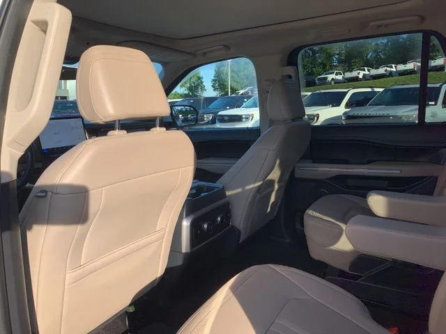 Used 2023 White Ford Limited image 20