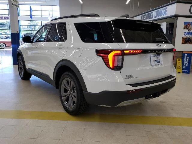 New 2027 Star White Metallic Tri-Coat Ford Active image 6