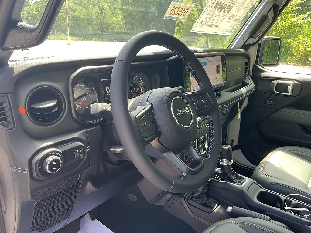 New 2026 Bright White Clearcoat Jeep Mojave X 4x4 image 10