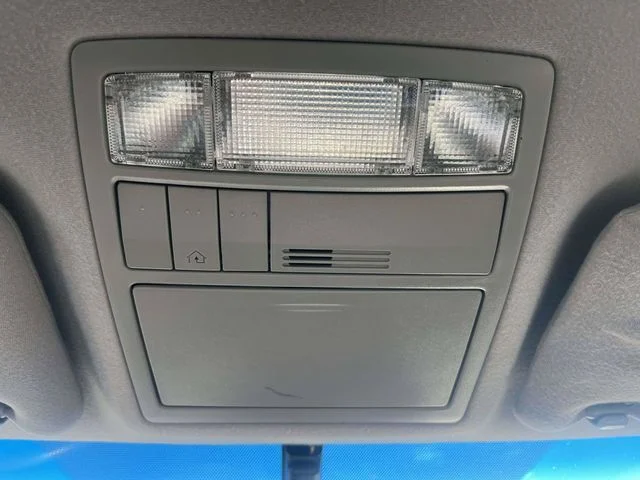 Used 2010 Blue Toyota Base image 29