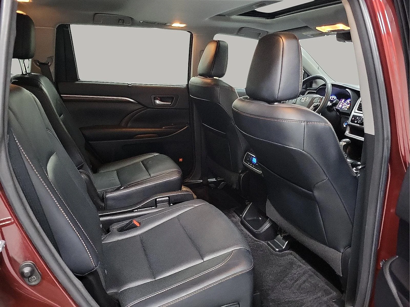 Used 2016 Red Toyota Limited image 16