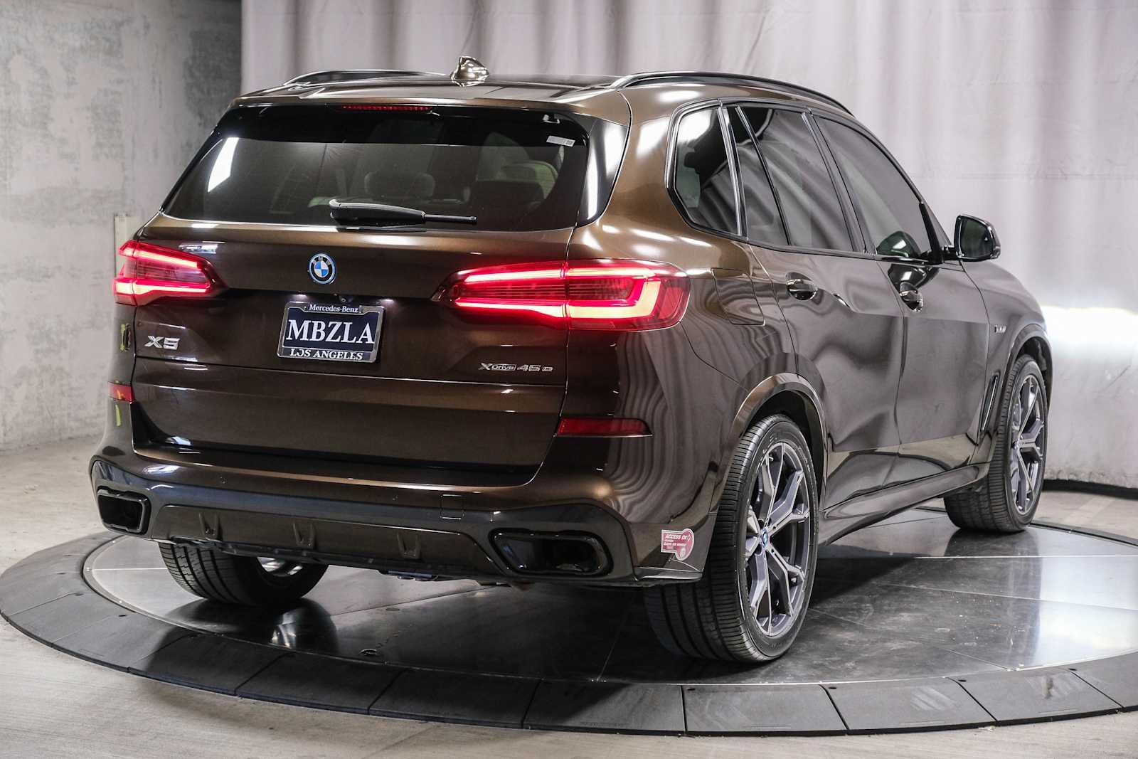 Used 2022 Sparkling Brown Metallic BMW xDrive45e image 4