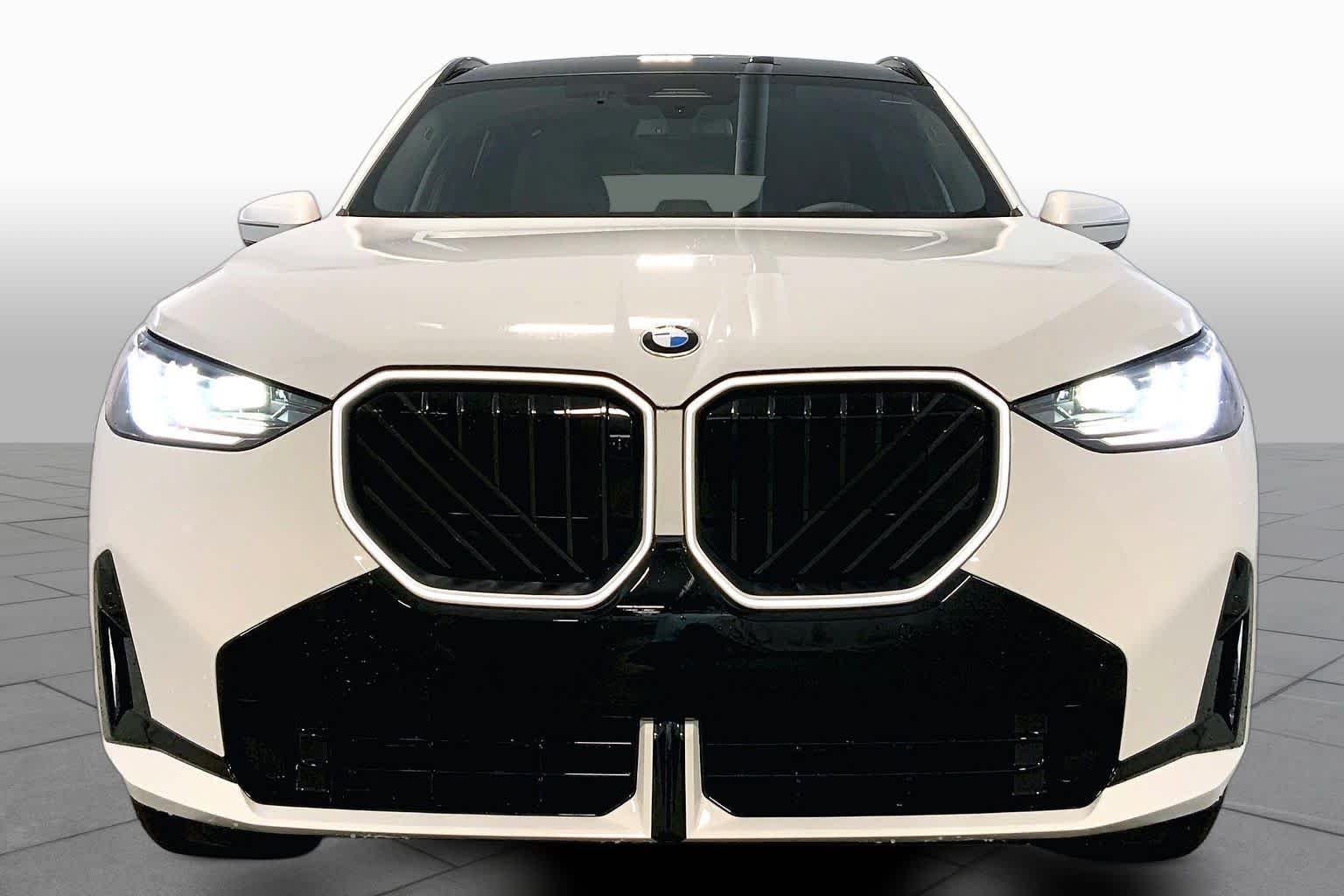New 2026 Alpine White BMW 30 xDrive image 3