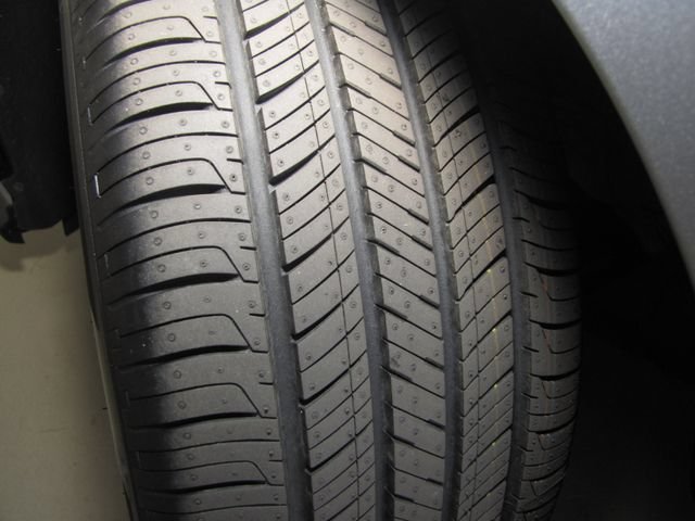 Used 2023 Lunar Silver Metallic Honda LX image 25