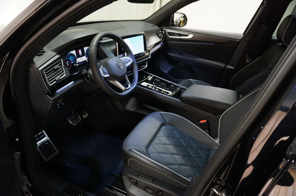New 2026 Deep Black Volkswagen 2.0T SEL Premium R-Line image 9