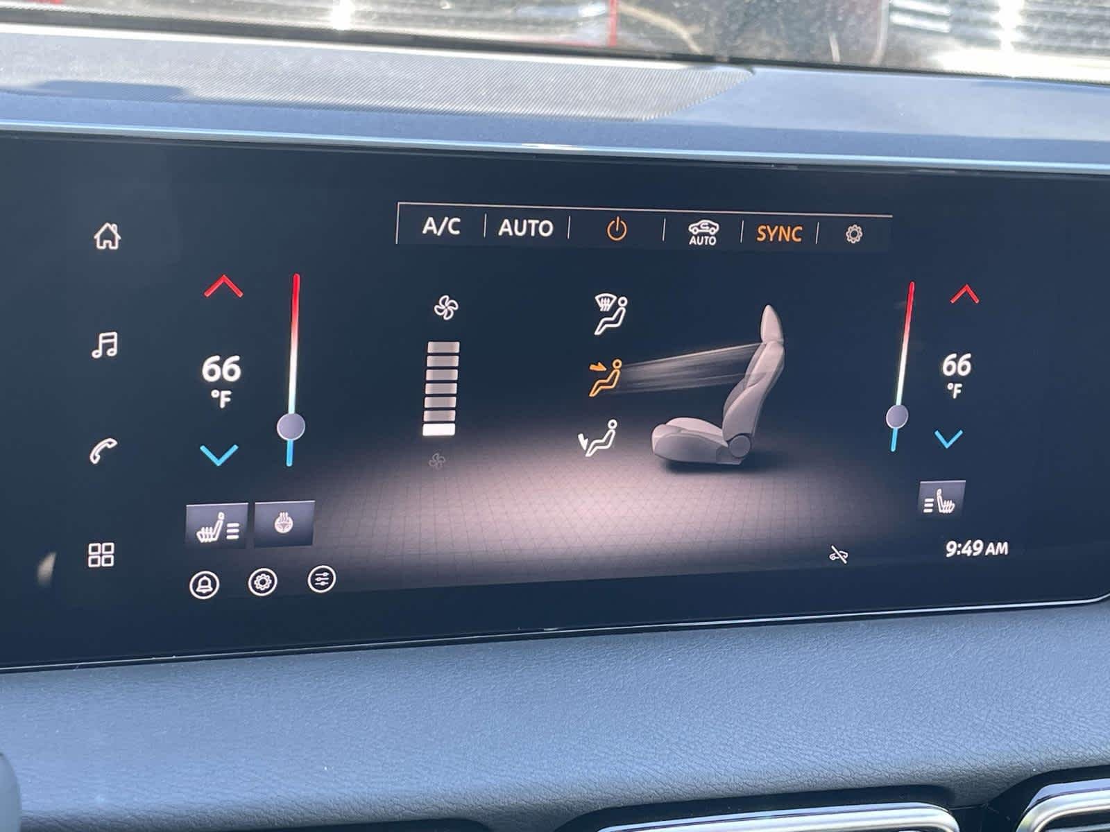 New 2026 Aspen White Tricoat/Super Black Nissan SR image 25