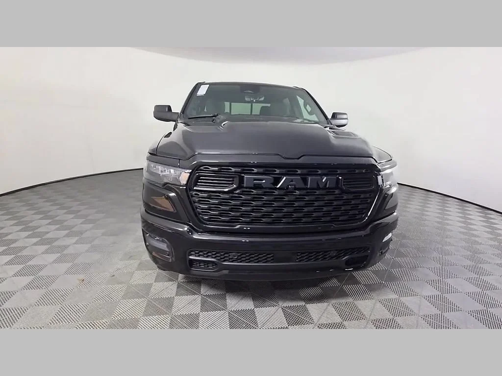 New 2026 Diamond Black Crystal Pearlcoat RAM Express image 38