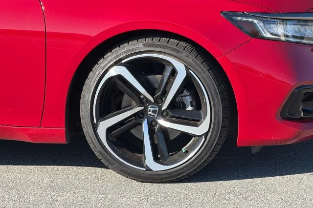 Used 2021  Honda Sport image 32
