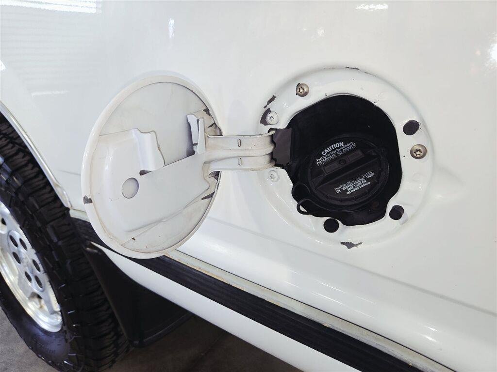 Used 1999 Summit White GMC BASE image 49