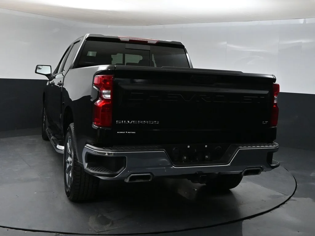 Used 2025 Black Chevrolet LT image 3