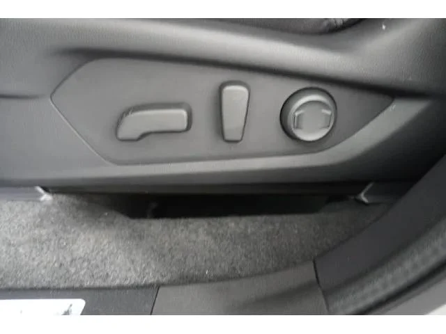 New 2026 CRYSTAL WHITE PEARL Subaru Premium image 11