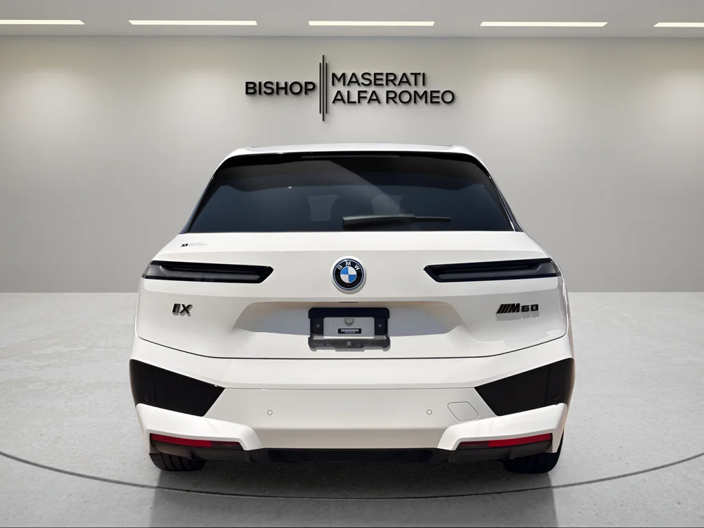 Used 2023 White BMW M60 image 4
