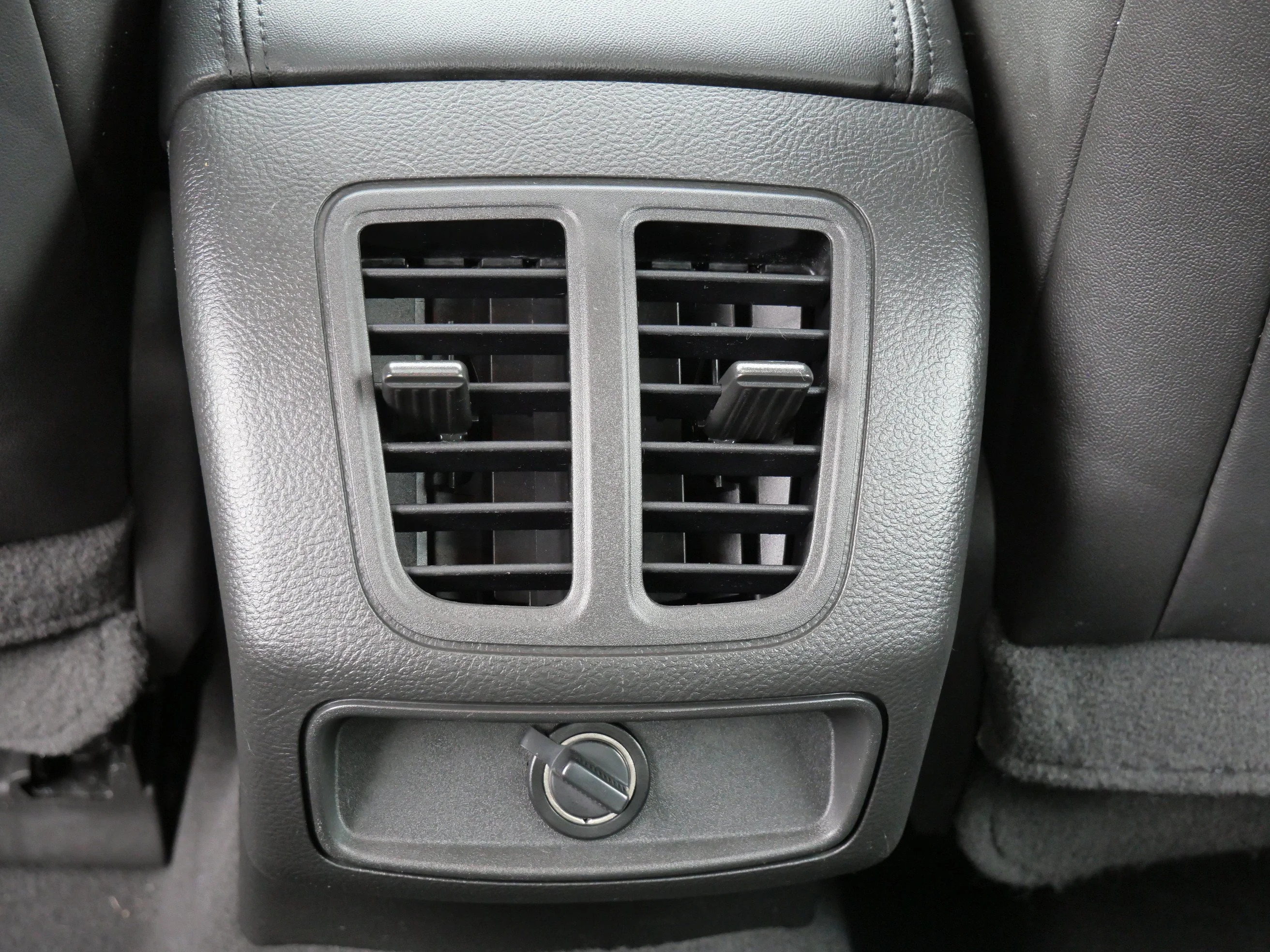 Used 2018 White Platinum Metallic Tri-Coat Ford SEL image 15