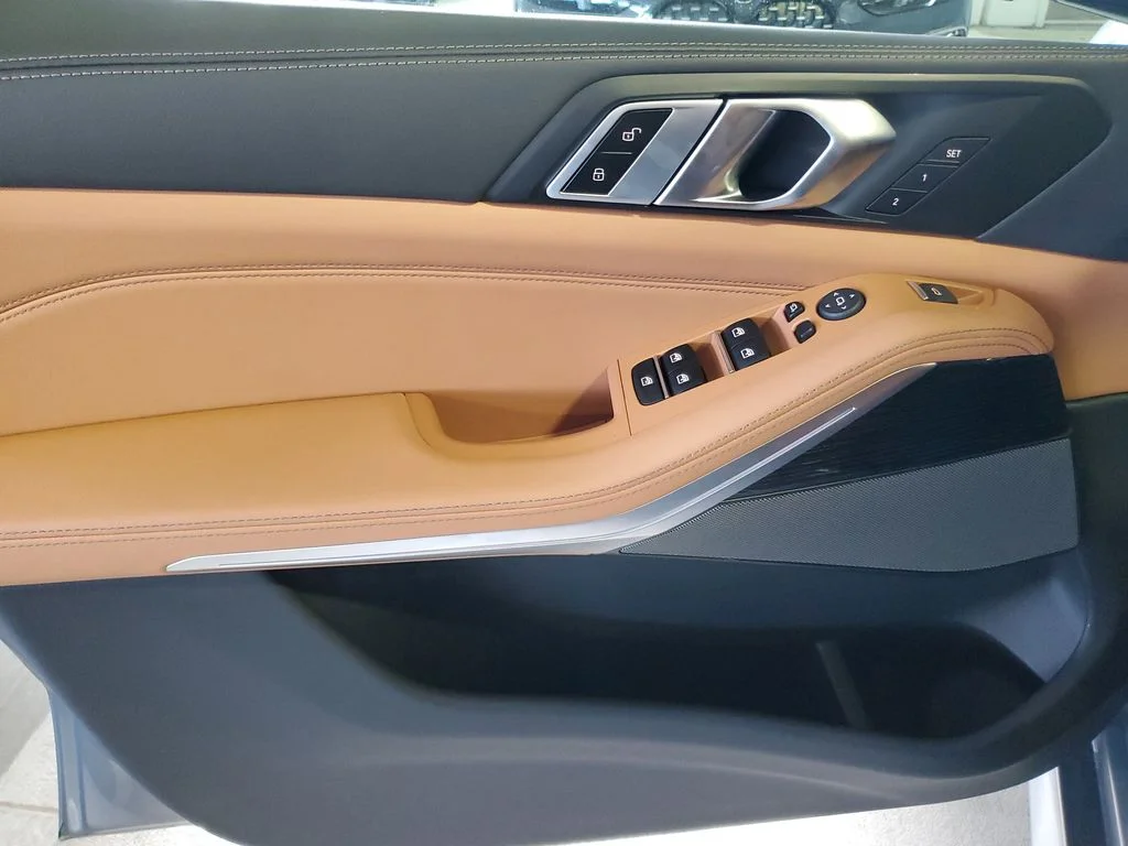 New 2026 Skyscraper Grey Metallic BMW sDrive40i image 14