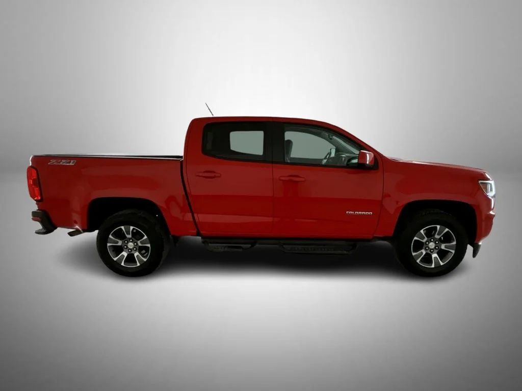 Certified Used 2020 Red Chevrolet Z71 image 4