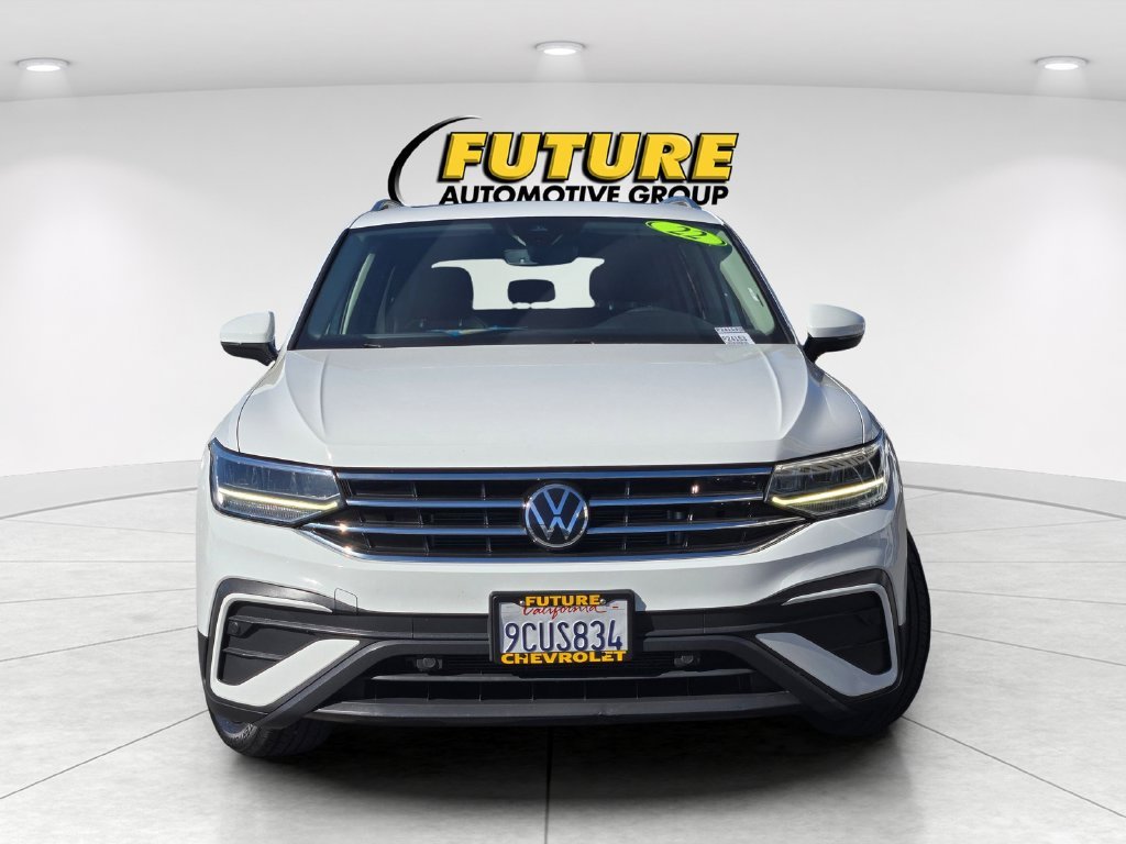 Used 2022 White Volkswagen 2.0T SE image 2