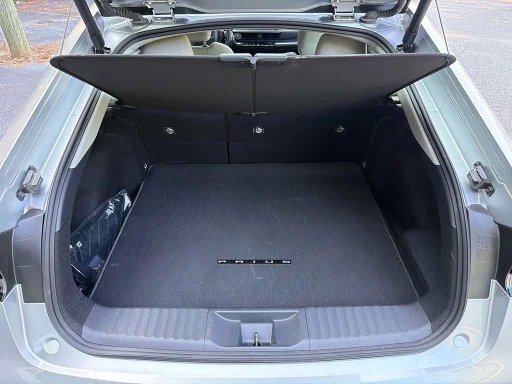 Used 2025  Toyota Limited image 18