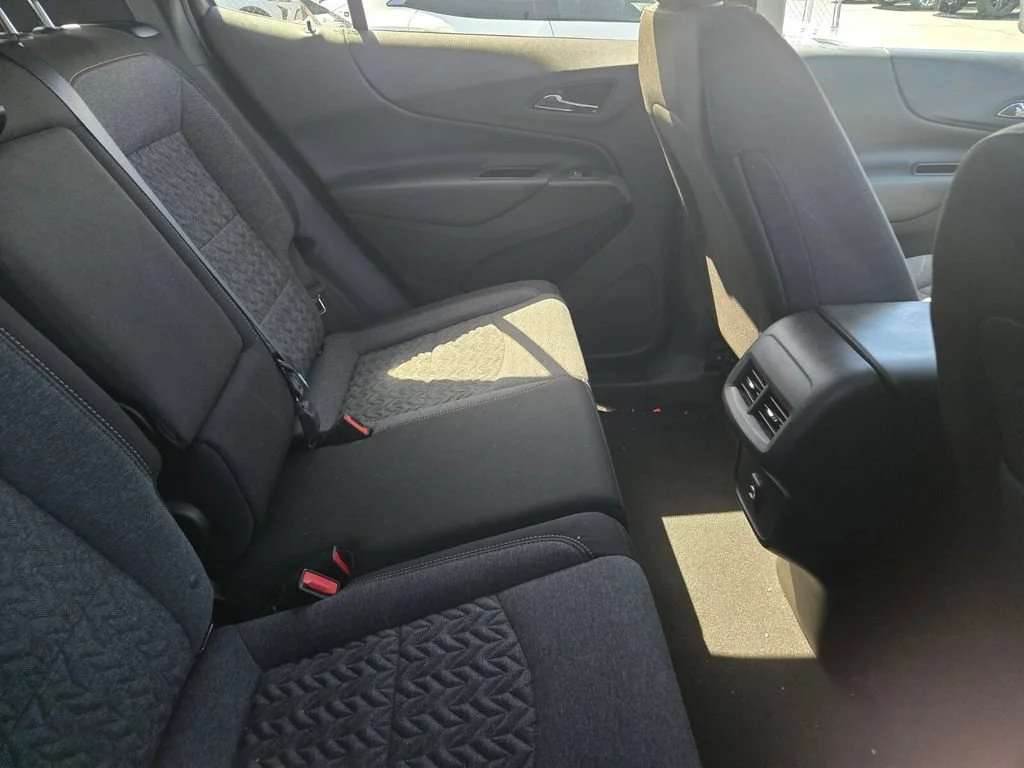 Used 2022 IRIDESCENT PEARL TRICOAT Chevrolet LT image 4