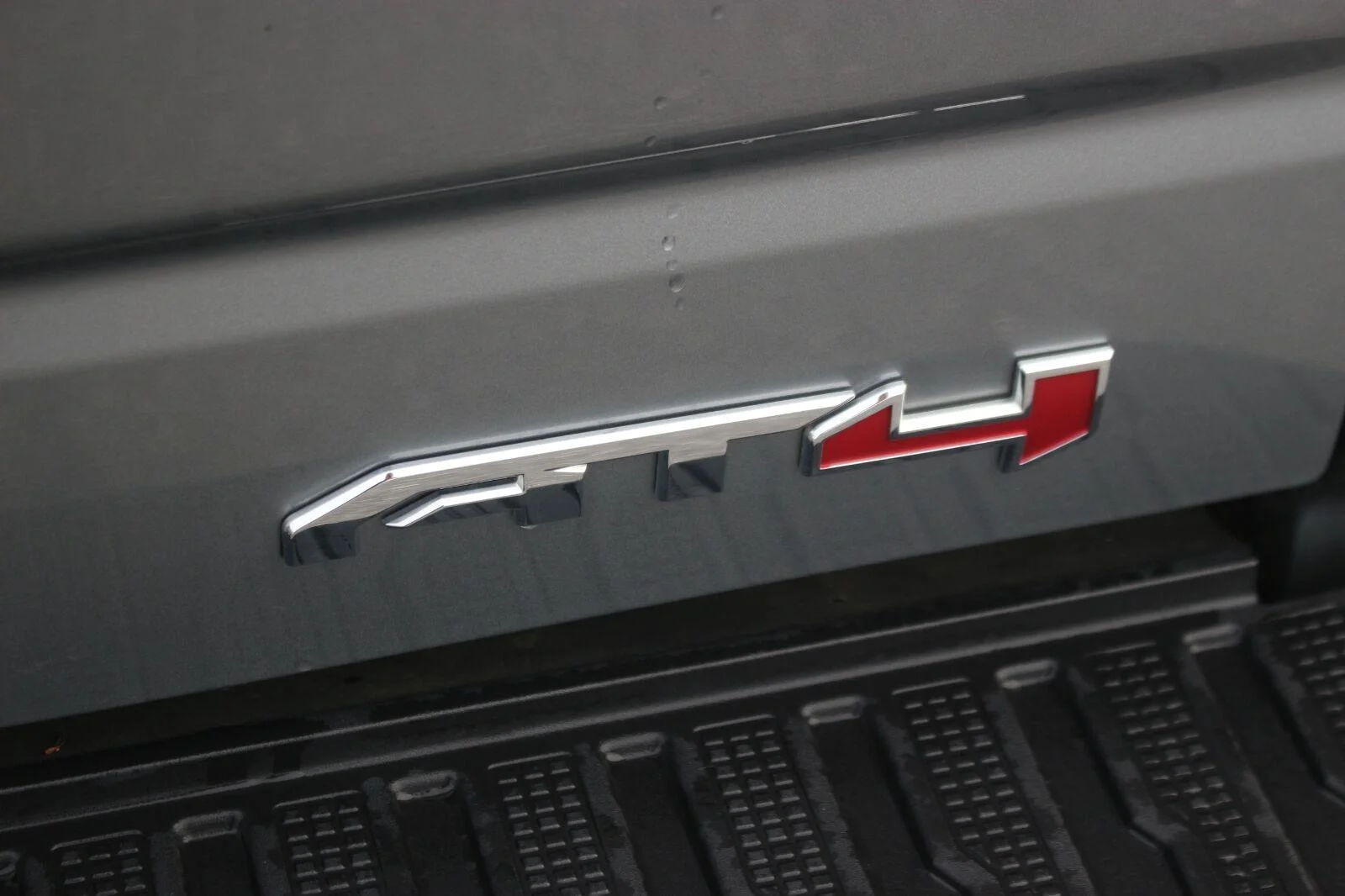 Used 2025 Sterling Metallic GMC AT4 image 12