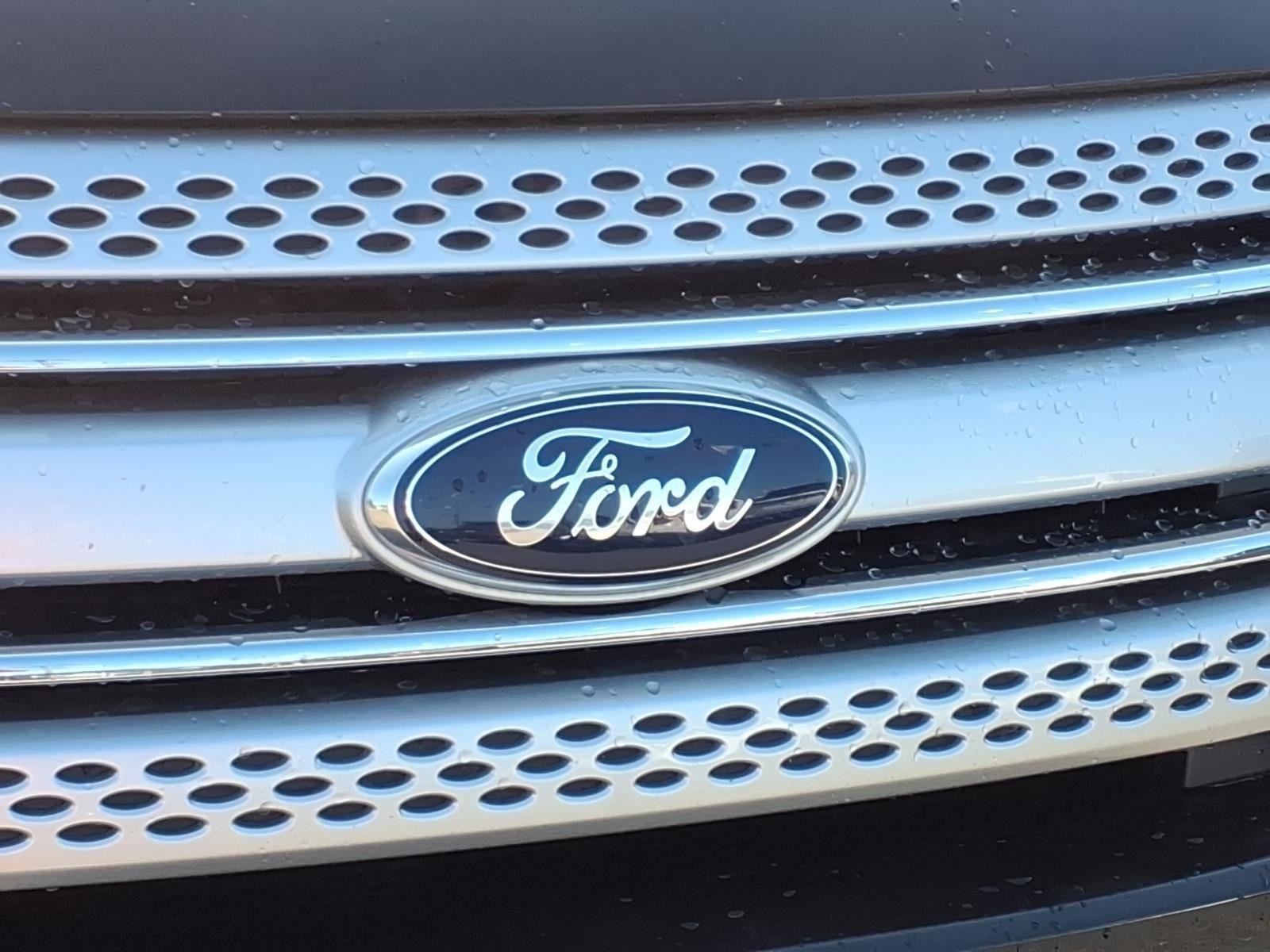 Used 2015 White Platinum Metallic Tri-Coat Ford XLT image 13