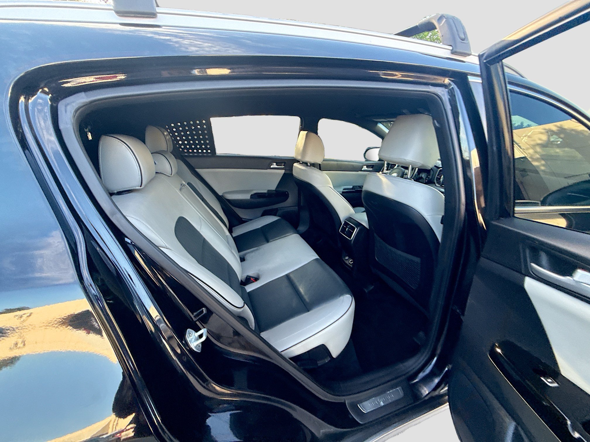 Used 2018 Black Cherry Kia EX image 26