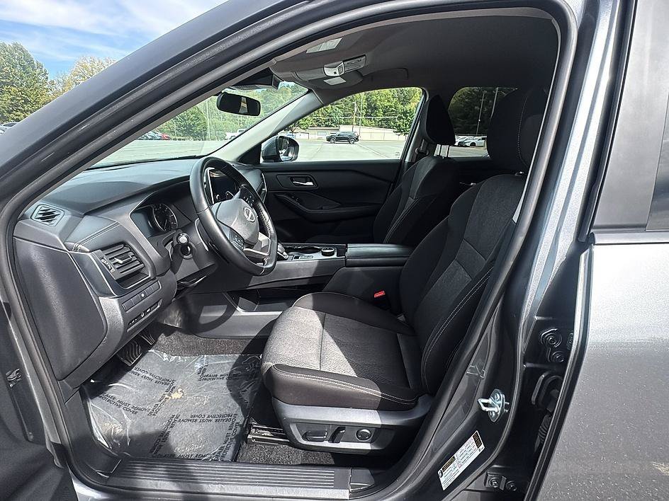 Certified Used 2025 Gun Metallic Nissan SV image 33