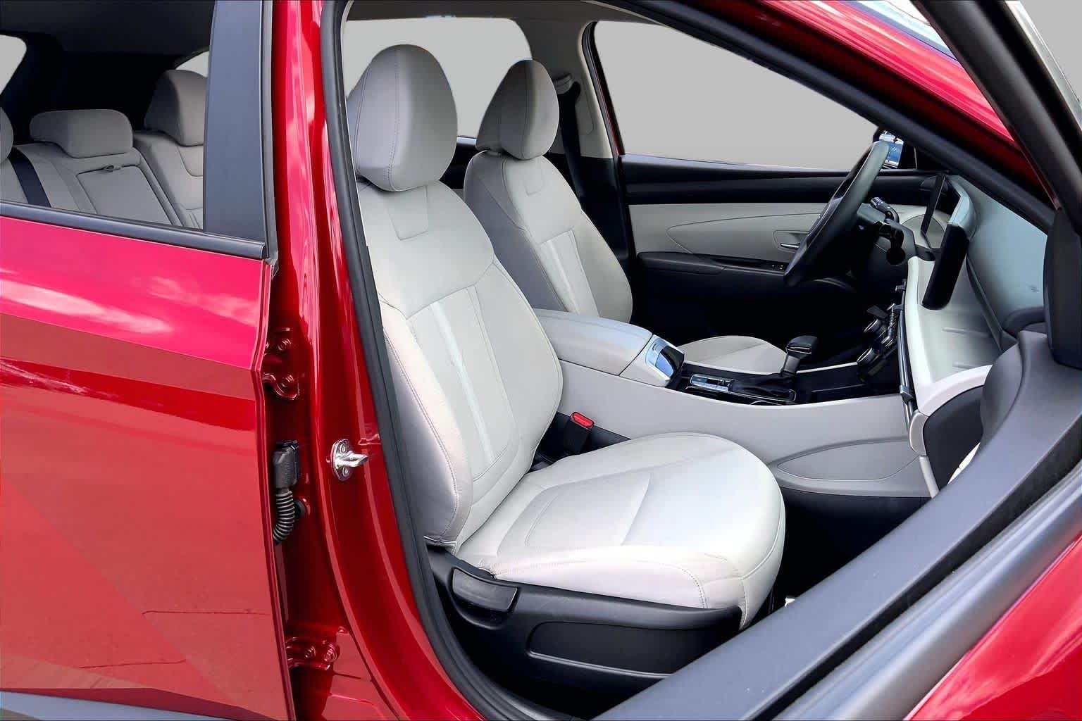 Used 2025 Ultimate Red Hyundai SEL image 9