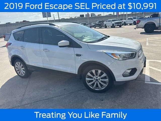 Used 2019 Oxford White Ford SEL image 1