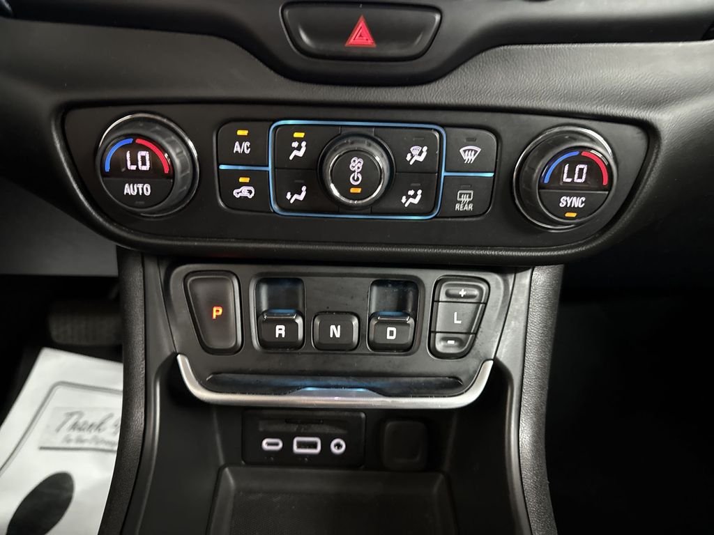 Used 2018 Summit White GMC Denali image 29