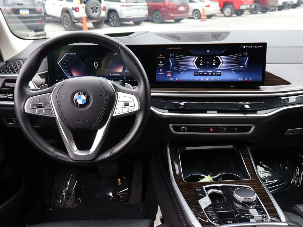 Used 2025 Black BMW xDrive40i image 20