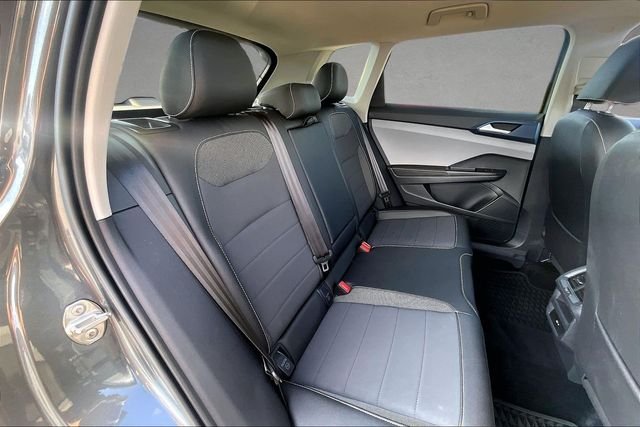 Used 2024 Platinum Gray Metallic Volkswagen 1.5T SE image 26