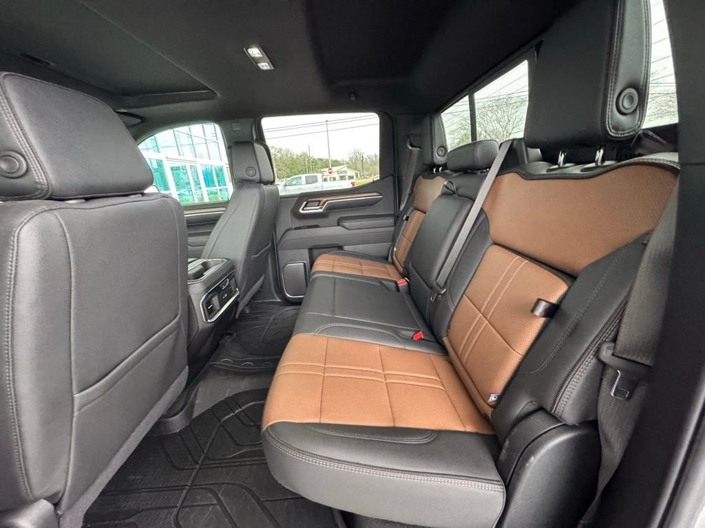 Used 2025 Beige Chevrolet High Country image 20