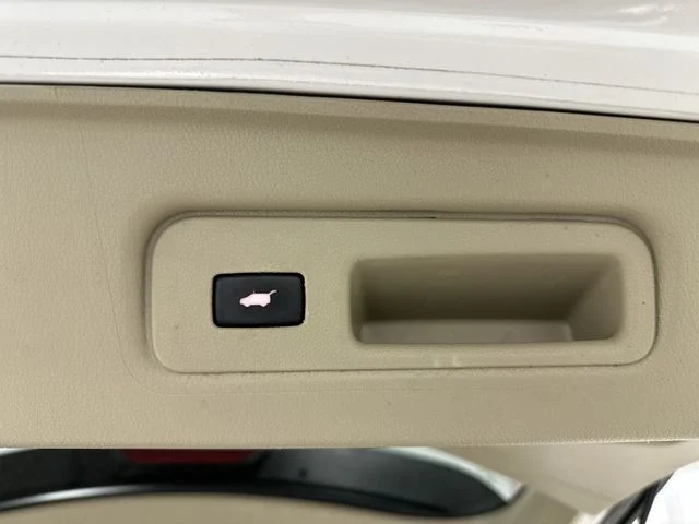 Used 2018 White Diamond Pearl Acura Advance Package image 17