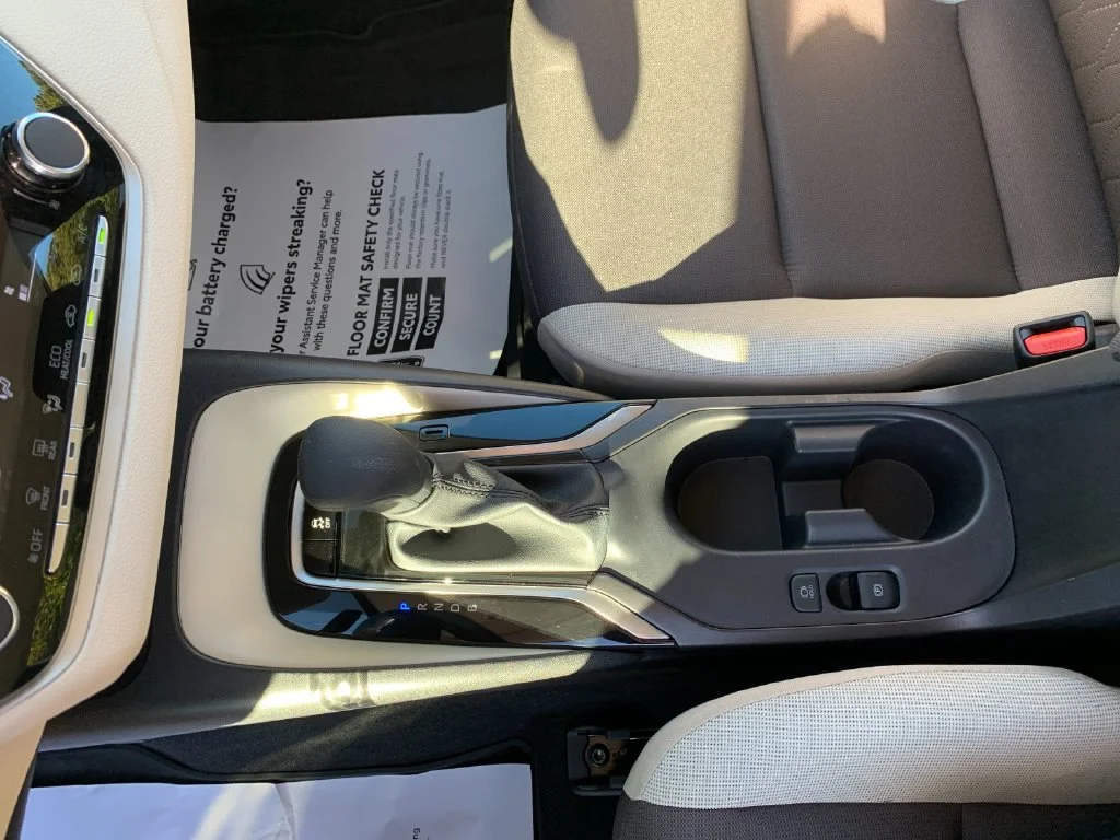 Used 2025  Toyota LE image 24