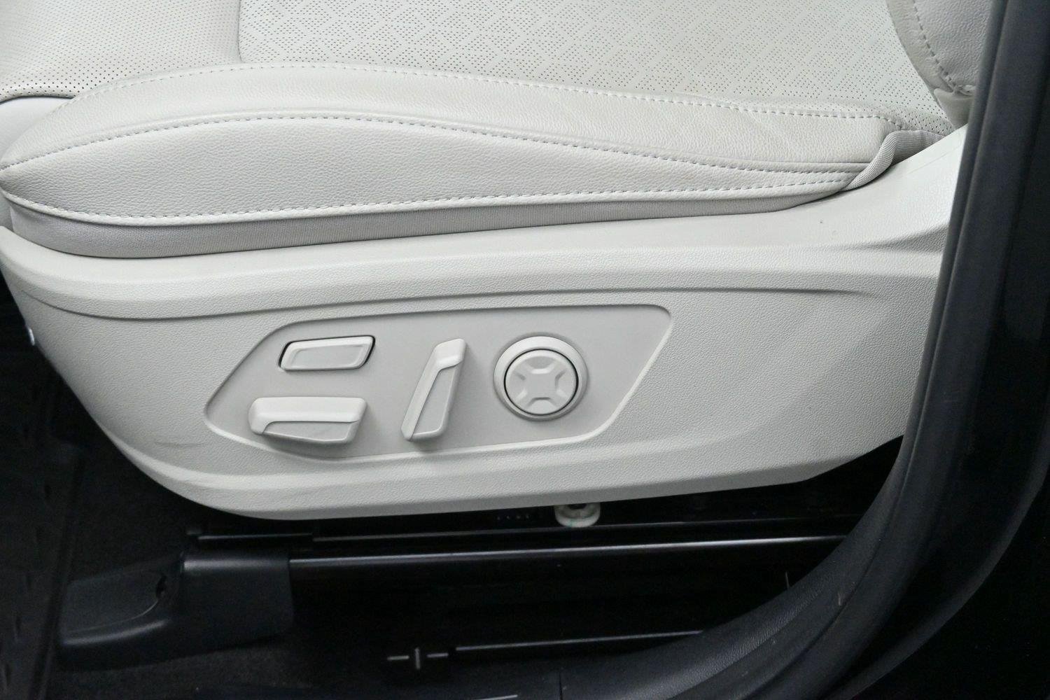 Used 2023 Black Kia SX Prestige image 16
