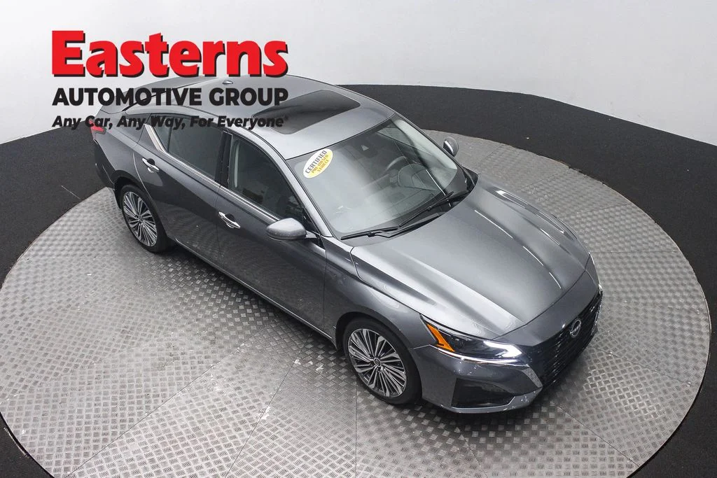 Used 2023 Gray Nissan 2.5 SL image 3