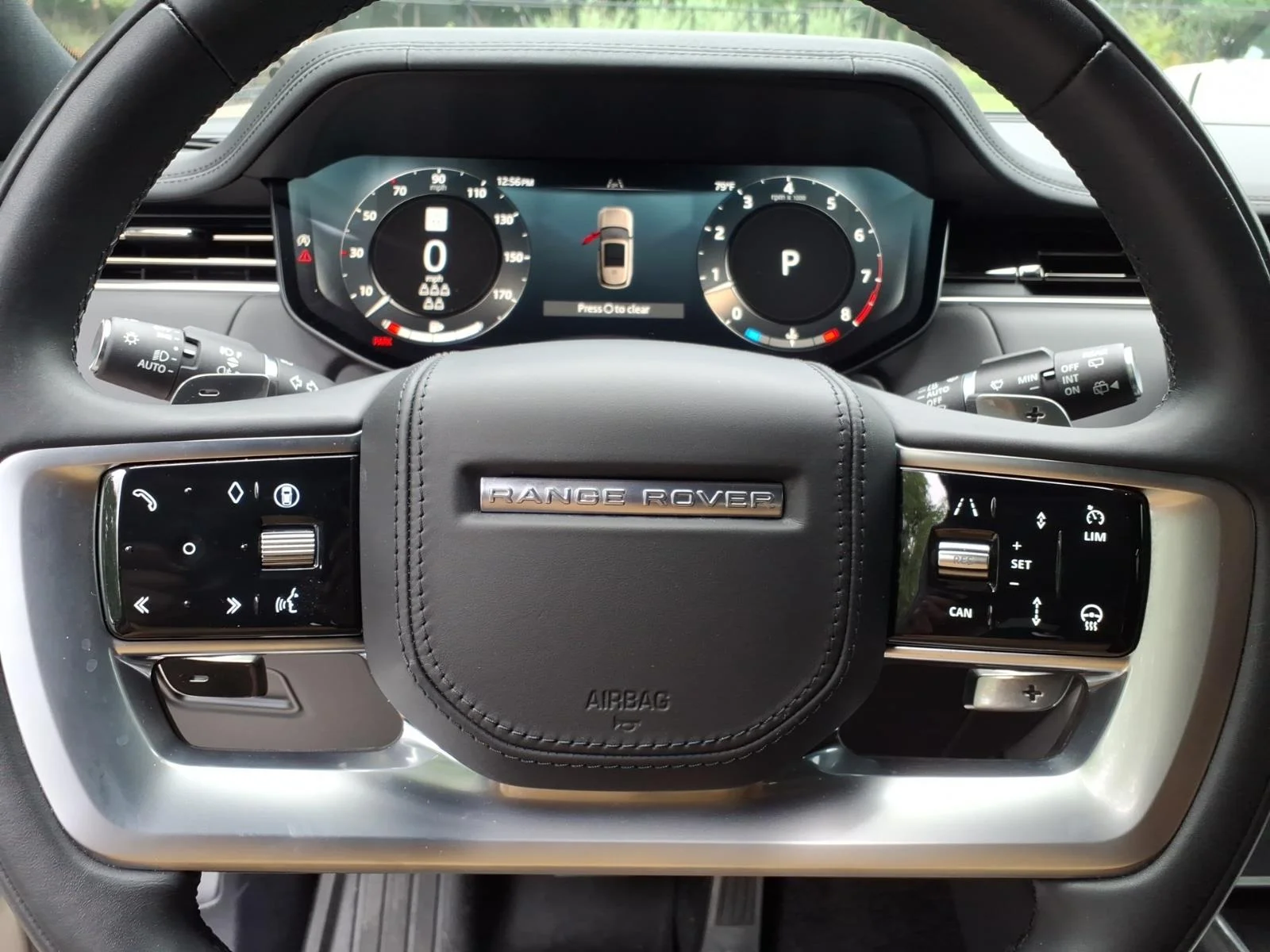 Used 2025 Batumi Gold Premium Metallic 1dm Land Rover SE LWB image 11