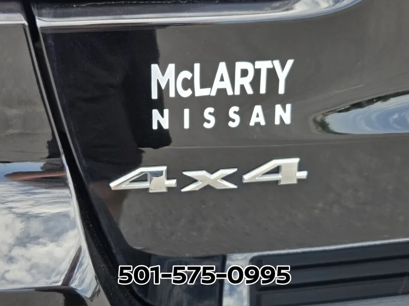 Used 2017 Diamond Black JEEP LIMITED 4X4 image 13
