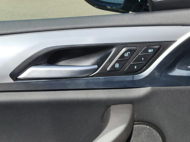 Used 2025 Gray BMW xDrive30i image 18