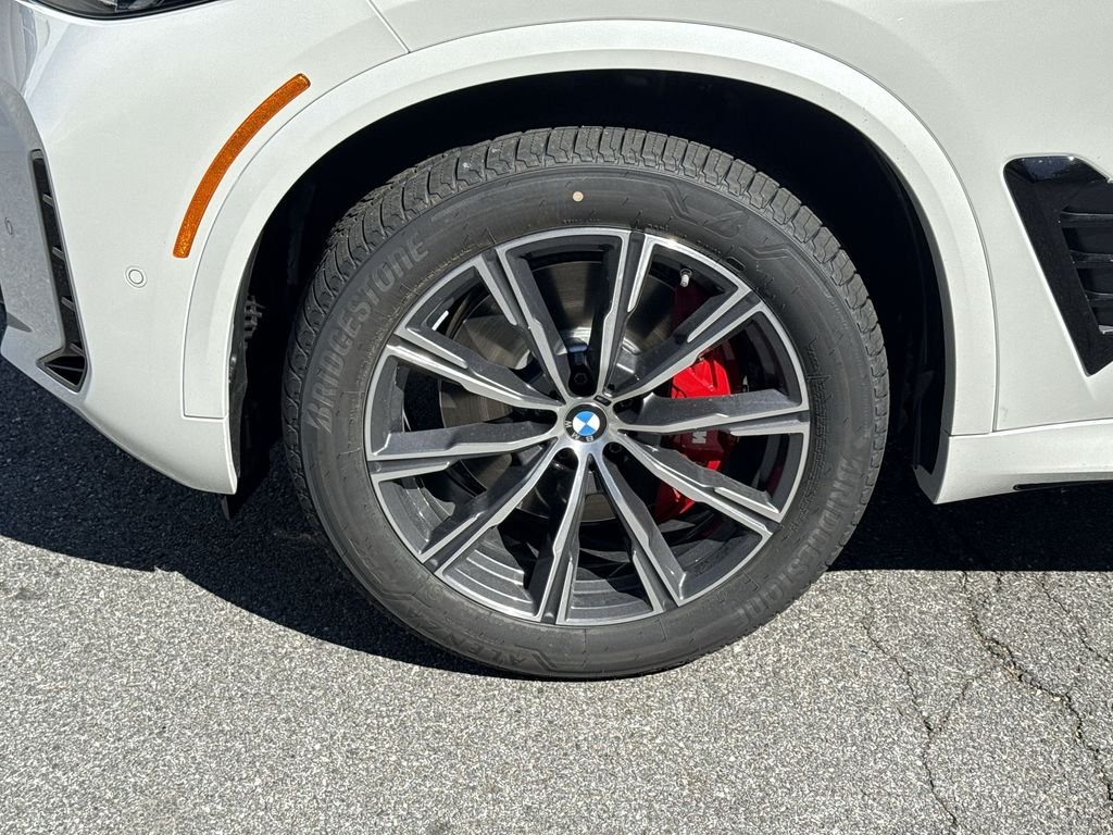 New 2026 White Metallic BMW xDrive40i image 10