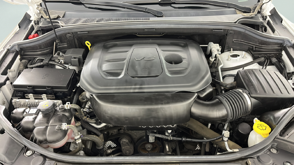 Used 2019 White/off-white Jeep Altitude image 37