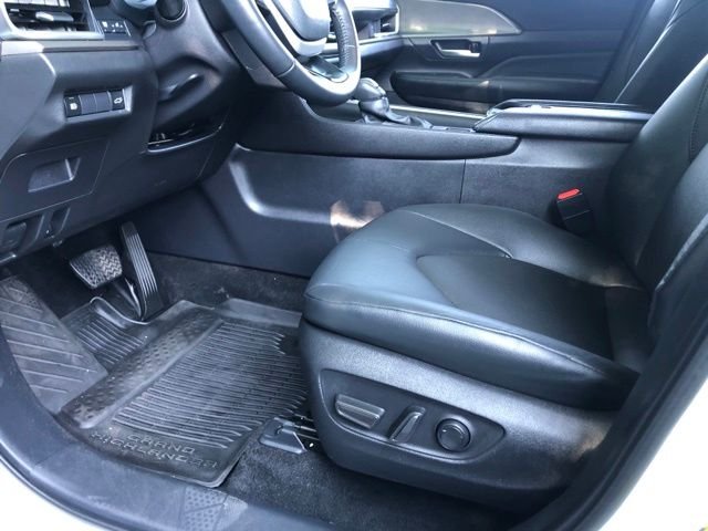 Used 2025 Beige Toyota XLE image 23