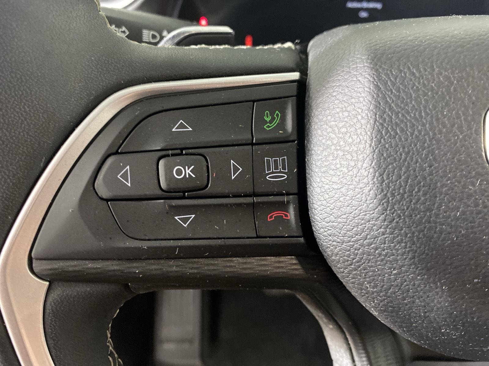 Used 2023 Silver Zynith Jeep Laredo image 18