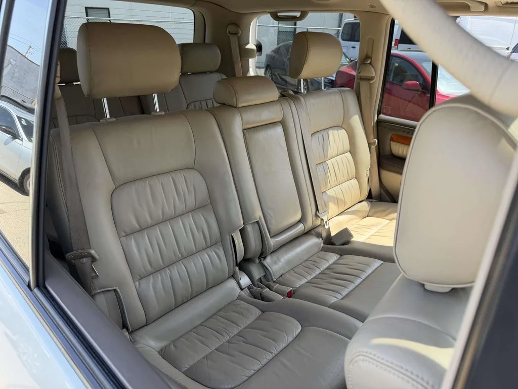 Used 2004 White Lexus 470 image 15