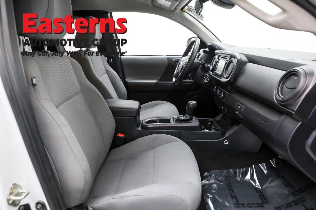 Used 2019 White Toyota SR image 22